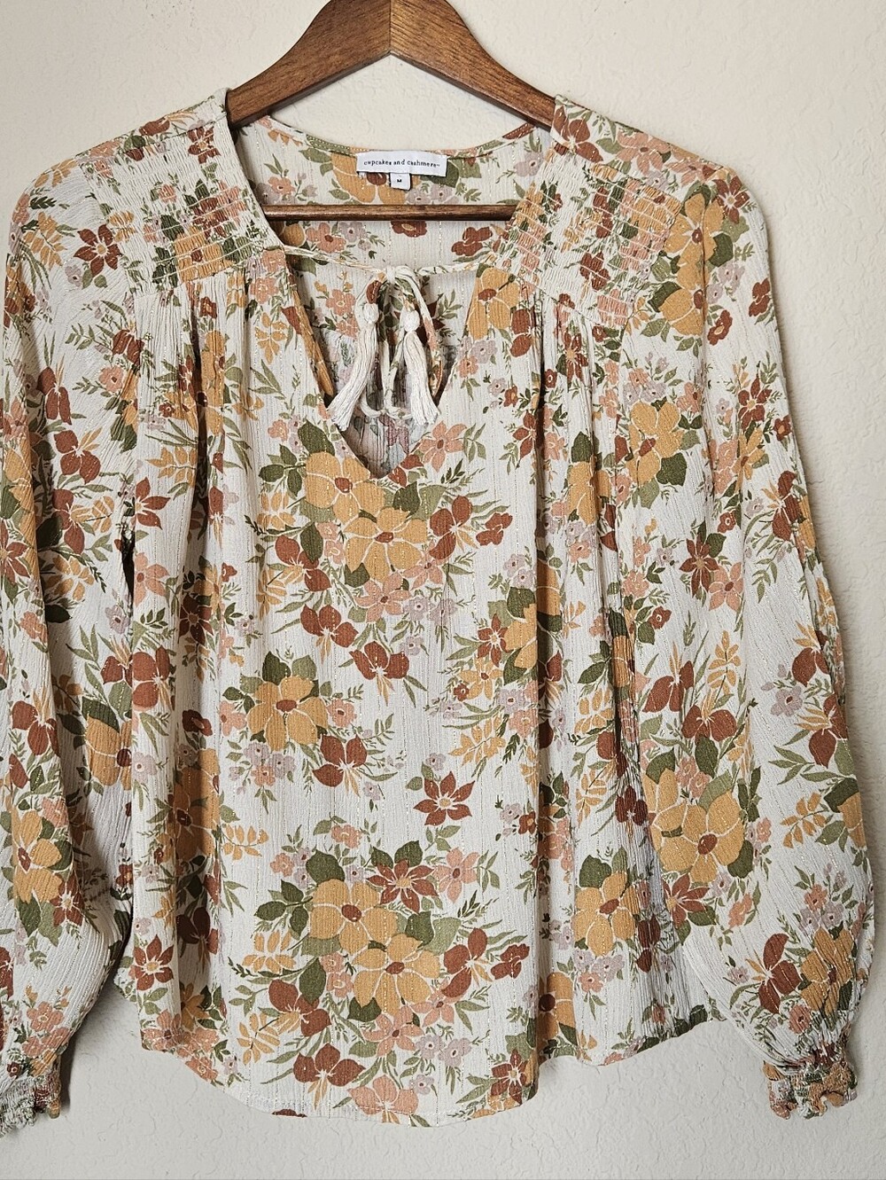 Cupcakes And Cashmere Blouse Womens Medium Orange Cream Floral Metallic Gold